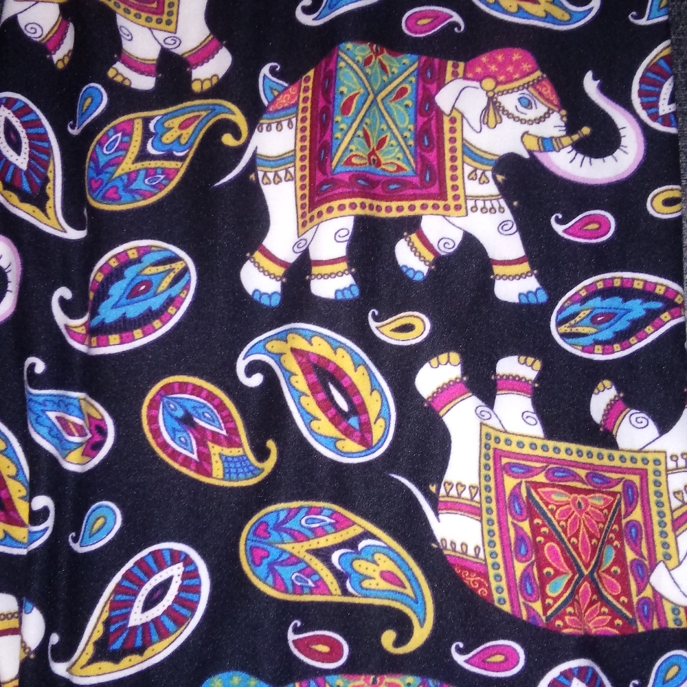 "Free Shipping!" Capri Leggings